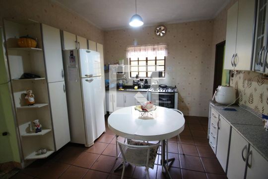 Cozinha 2 de casa à venda com 5 quartos, 440m² em Centro, Osasco