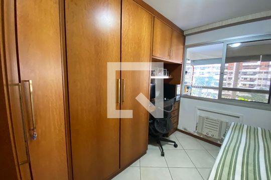 Quarto 01 de apartamento para alugar com 2 quartos, 80m² em Barra Olímpica, Rio de Janeiro