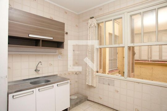 Cozinha de apartamento à venda com 1 quarto, 52m² em São Geraldo, Porto Alegre