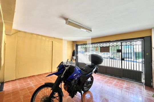 Garagem de casa para alugar com 5 quartos, 164m² em Jabaquara, São Paulo