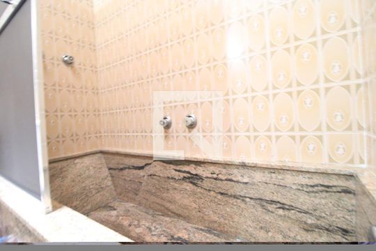 Banheiro da Suíte 1 de casa à venda com 4 quartos, 400m² em Jardim Marajoara, São Paulo