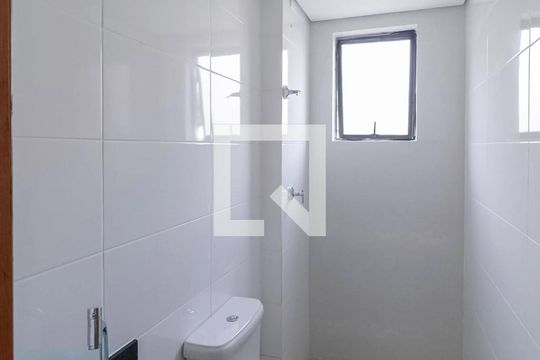 Banheiro social de apartamento para alugar com 2 quartos, 157m² em São Gotardo, Contagem