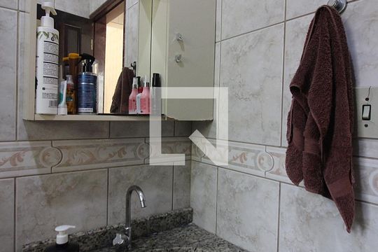 Banheiro Social de casa à venda com 3 quartos, 179m² em Baeta Neves, São Bernardo do Campo