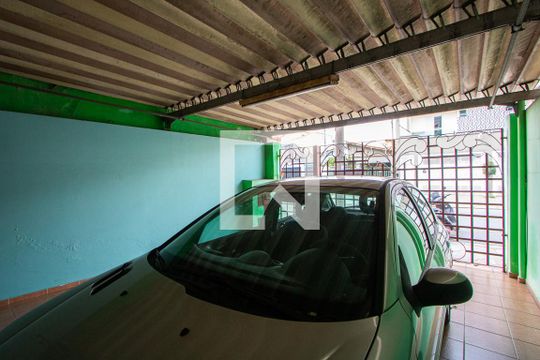 Garagem de casa à venda com 3 quartos, 175m² em Parque Industriario, Santo André