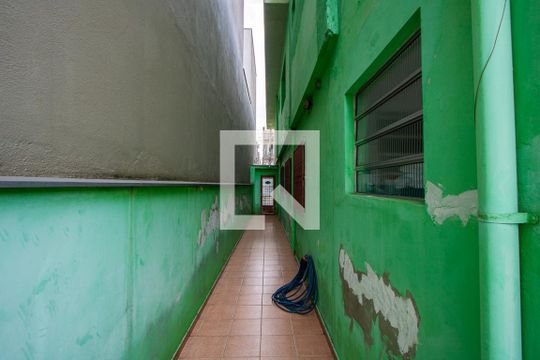 Corredor de casa à venda com 3 quartos, 175m² em Parque Industriario, Santo André