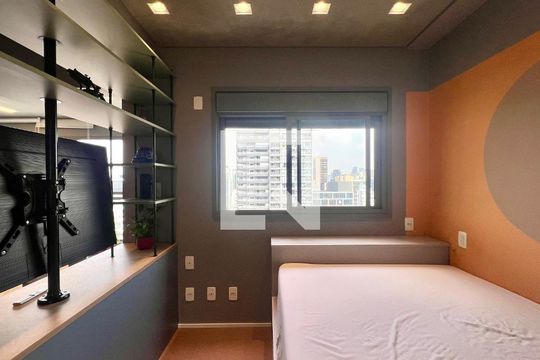 Quarto de apartamento à venda com 1 quarto, 50m² em Pinheiros, São Paulo
