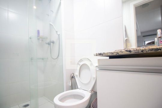 Banheiro de apartamento à venda com 1 quarto, 38m² em Santo Amaro, São Paulo