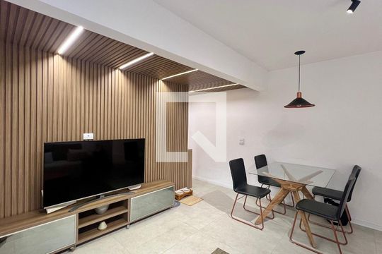 Sala de apartamento à venda com 2 quartos, 58m² em Pinheiros, São Paulo