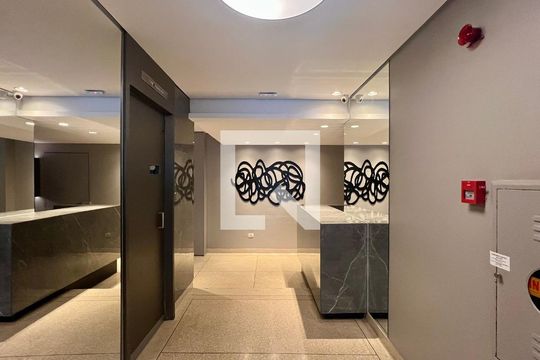 Hall de entrada de apartamento à venda com 2 quartos, 58m² em Pinheiros, São Paulo