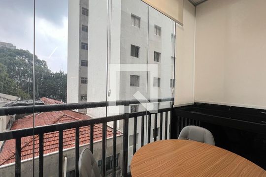 Sacada de kitnet/studio para alugar com 1 quarto, 27m² em Pinheiros, São Paulo