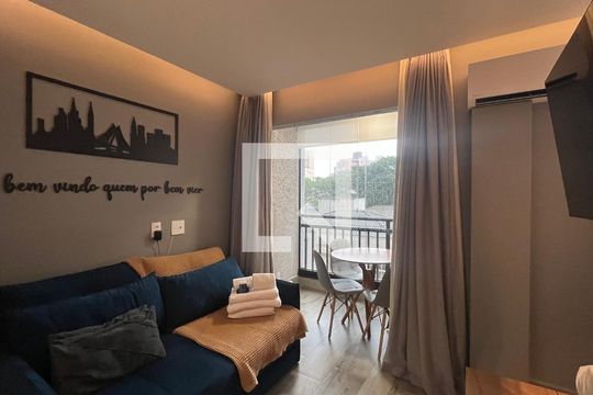 Sala de kitnet/studio para alugar com 1 quarto, 27m² em Pinheiros, São Paulo