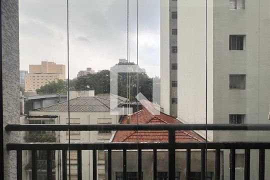 Sacada de kitnet/studio para alugar com 1 quarto, 27m² em Pinheiros, São Paulo