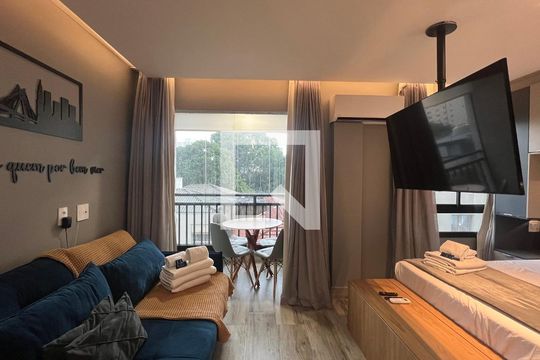 Sala de kitnet/studio para alugar com 1 quarto, 27m² em Pinheiros, São Paulo