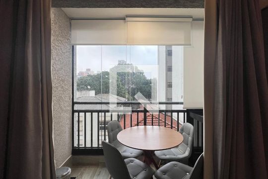 Sacada de kitnet/studio para alugar com 1 quarto, 27m² em Pinheiros, São Paulo