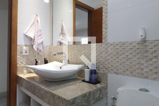Banheiro Social 2 de casa à venda com 3 quartos, 450m² em Céu Azul, Belo Horizonte