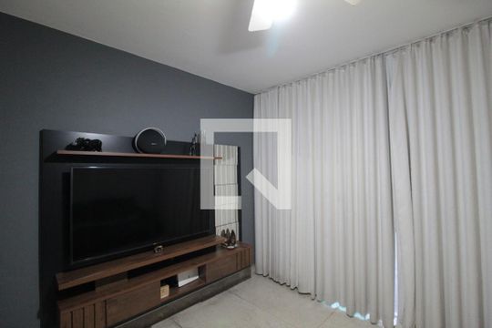 Sala de TV de casa à venda com 3 quartos, 450m² em Céu Azul, Belo Horizonte