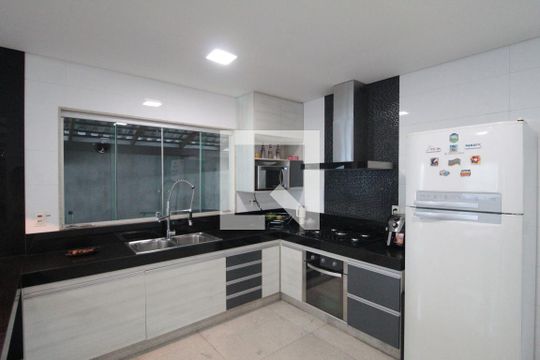 Cozinha de casa à venda com 3 quartos, 450m² em Céu Azul, Belo Horizonte