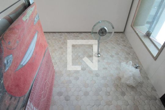 Banheiro Social 1 de casa para alugar com 3 quartos, 450m² em Céu Azul, Belo Horizonte