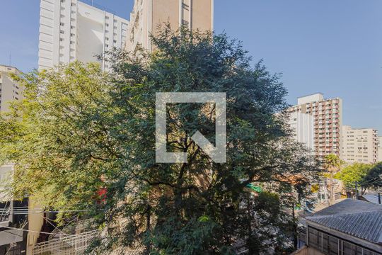 Vista sala de apartamento para alugar com 3 quartos, 170m² em Cerqueira César, São Paulo