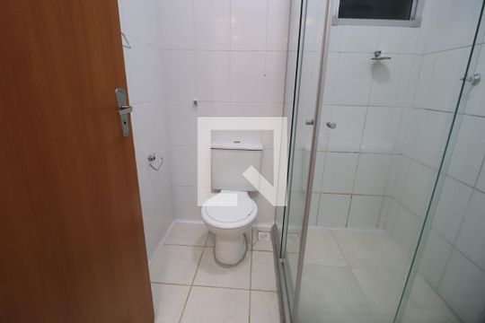 Banheiro Social de apartamento para alugar com 2 quartos, 45m² em Mansour, Uberlândia