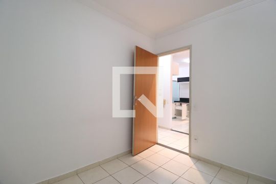 Quarto 1 de apartamento para alugar com 2 quartos, 45m² em Mansour, Uberlândia