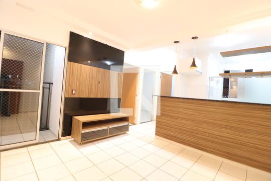 Sala de apartamento para alugar com 2 quartos, 45m² em Mansour, Uberlândia