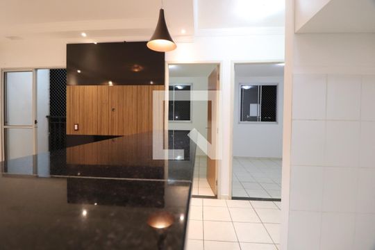 Sala de apartamento para alugar com 2 quartos, 45m² em Mansour, Uberlândia