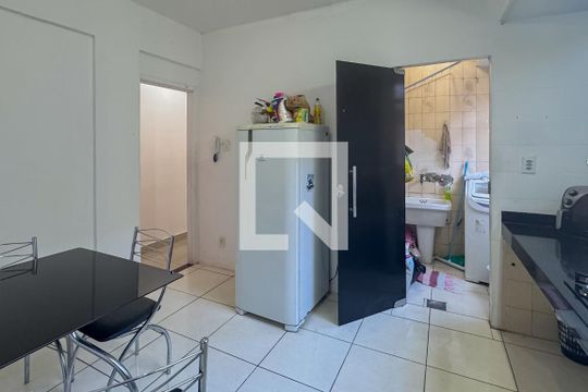 Cozinha de apartamento à venda com 3 quartos, 74m² em Prado, Belo Horizonte