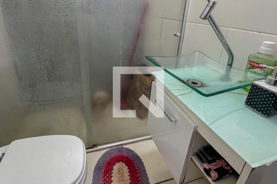 Banheiro de apartamento à venda com 3 quartos, 74m² em Prado, Belo Horizonte
