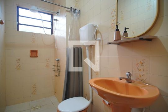 Banheiro de kitnet/studio à venda com 1 quarto, 34m² em Centro, Novo Hamburgo