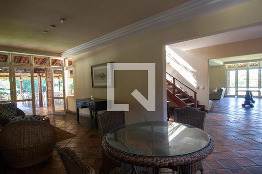 Sala de casa para alugar com 3 quartos, 1500m² em Vargem Grande, Rio de Janeiro