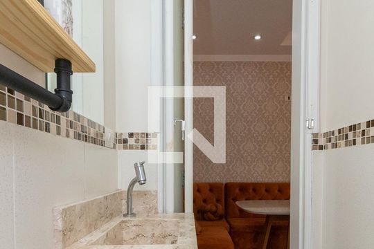 Lavabo de casa de condomínio para alugar com 2 quartos, 80m² em Vila Ré, São Paulo