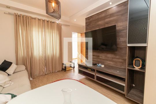 Sala de casa de condomínio para alugar com 2 quartos, 80m² em Vila Ré, São Paulo
