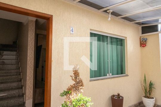 Fachada de casa de condomínio para alugar com 2 quartos, 80m² em Vila Ré, São Paulo