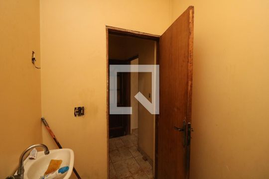 Banheiro de serviço de casa à venda com 8 quartos, 450m² em Vila Formosa, São Paulo