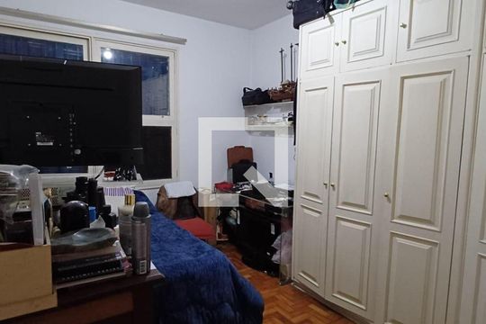 Casa à venda com 3 quartos, 200m² em Vila Pirajussara, São Paulo