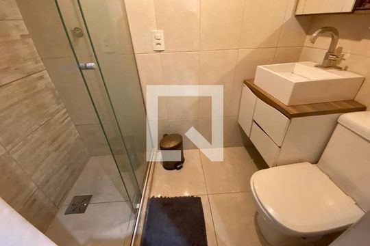 Banheiro Social de apartamento à venda com 3 quartos, 64m² em Jacarepaguá, Rio de Janeiro