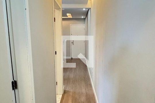 Corredor de apartamento à venda com 2 quartos, 100m² em Vila Valparaíso, Santo André