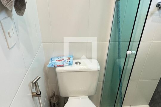 Banheiro de apartamento à venda com 2 quartos, 100m² em Vila Valparaíso, Santo André