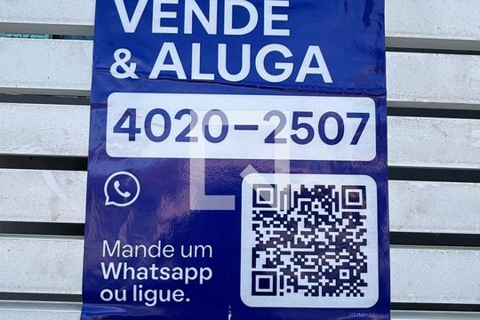 Fachada e placa de apartamento à venda com 2 quartos, 100m² em Vila Valparaíso, Santo André
