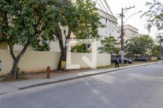 Vista da Rua de apartamento para alugar com 2 quartos, 51m² em Inhoaíba, Rio de Janeiro