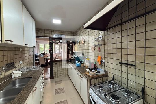 Cozinha de apartamento à venda com 2 quartos, 90m² em Copacabana, Rio de Janeiro