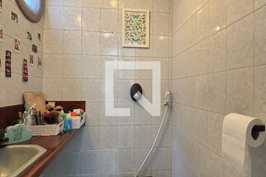 Banheiro da Suíte  de apartamento à venda com 2 quartos, 90m² em Copacabana, Rio de Janeiro