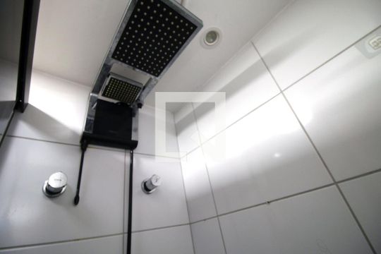 Banheiro de apartamento para alugar com 2 quartos, 55m² em Colégio, Rio de Janeiro