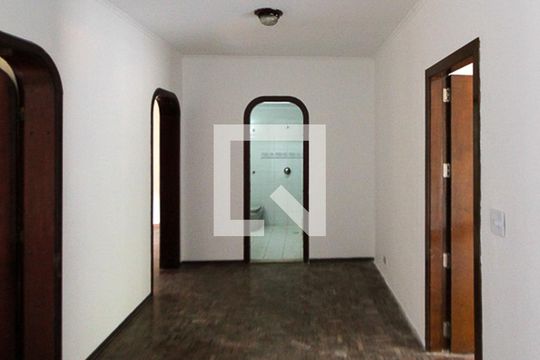 Hall dos quartos de casa à venda com 3 quartos, 250m² em Jardim Avelino, São Paulo