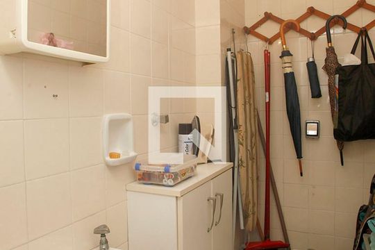 Banheiro de Serviço de apartamento à venda com 2 quartos, 159m² em Centro Histórico, Porto Alegre