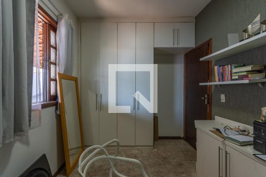 Quarto 2 de casa à venda com 3 quartos, 500m² em Trevo, Belo Horizonte