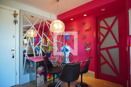 Sala de apartamento à venda com 2 quartos, 65m² em Petrópolis, Porto Alegre