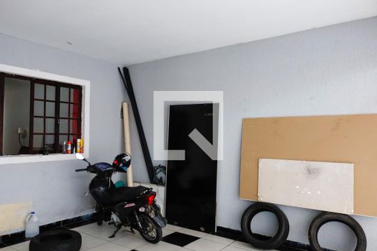 Garagem de casa à venda com 5 quartos, 300m² em Bandeiras, Osasco