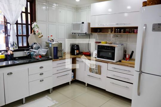 Cozinha de casa à venda com 5 quartos, 300m² em Bandeiras, Osasco